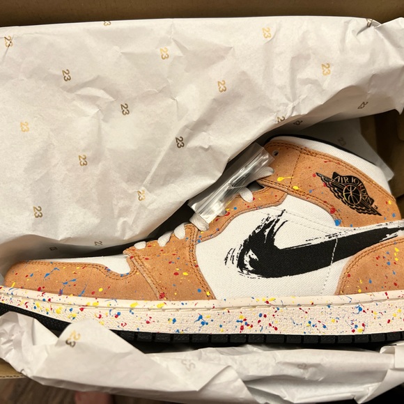 Nike Air Jordan Retro 1 - Picture 2 of 3